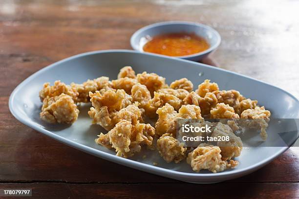 Pollo Fritto Con Salsa Al Peperoncino Dolce Tendine - Fotografie stock e altre immagini di Alimentazione non salutare