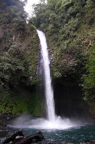 istock La Fortuna cascade, Costa Rica 178083264
