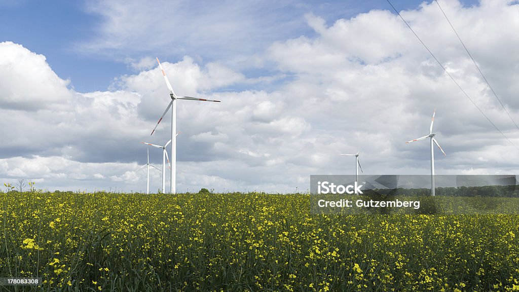 Wind Farm Onshore - Foto de stock de Aerogenerador libre de derechos