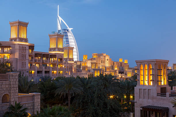 burj al arab. - madinat jumeirah hotel fotografías e imágenes de stock