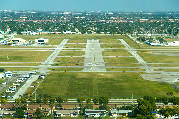 aerea vista aeroporto - perry foto e immagini stock