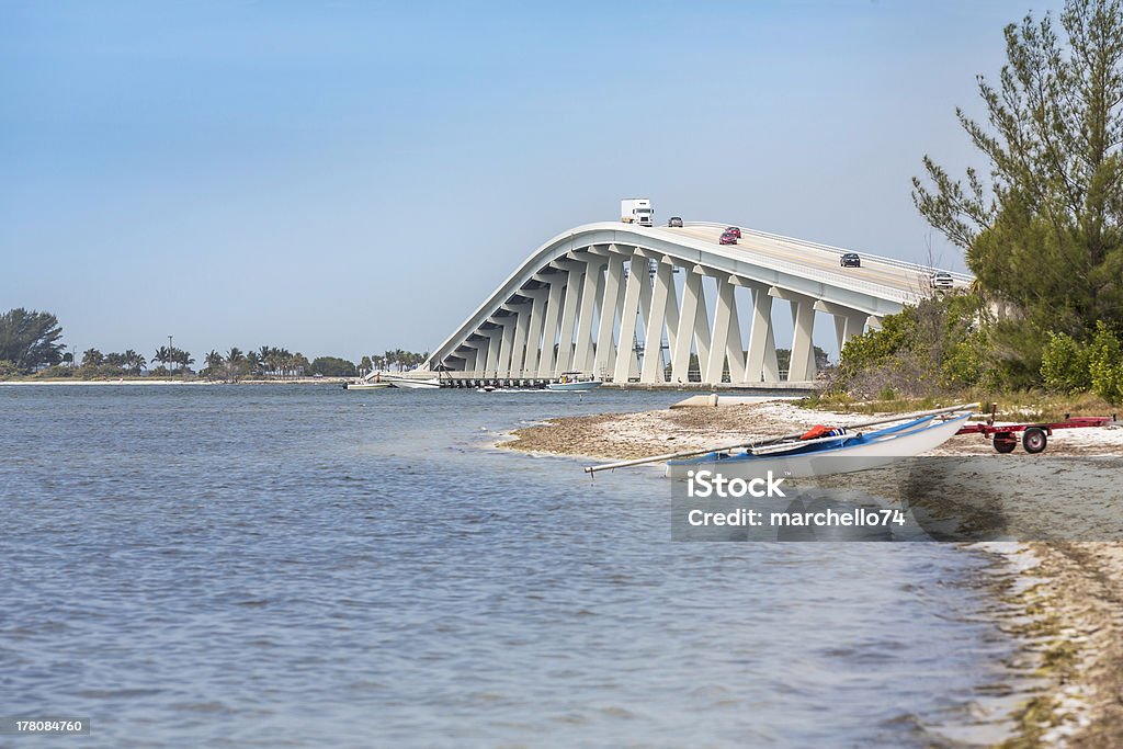 Sanibel strada rialzata e ponte, in Florida - Foto stock royalty-free di Casello autostradale