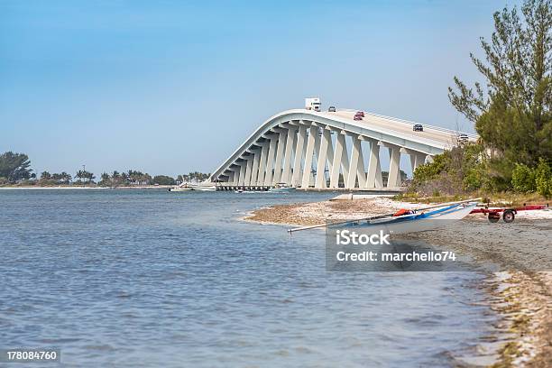 Sanibel Strada Rialzata E Ponte In Florida - Fotografie stock e altre immagini di Casello autostradale - Casello autostradale, Florida - Stati Uniti, Affari