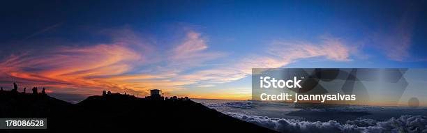 Panorama Do Pôr Do Sol Em Cratera De Haleakala Maui Havaí - Fotografias de stock e mais imagens de Maui