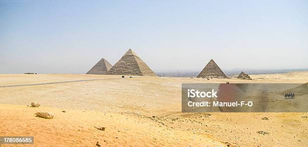 Pyramiden Von Gizeh Stockfoto und mehr Bilder von Afrika - Afrika, Alt, Antike Kultur