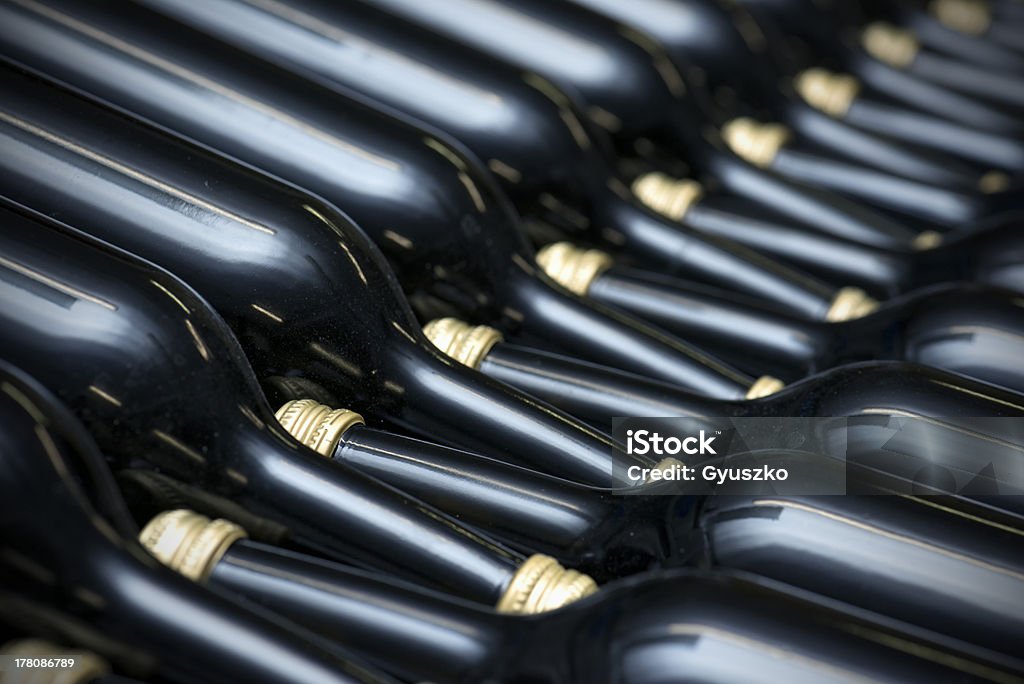 Бутылки вина - Стоковые фото Алкоголь - напиток роялти-фри