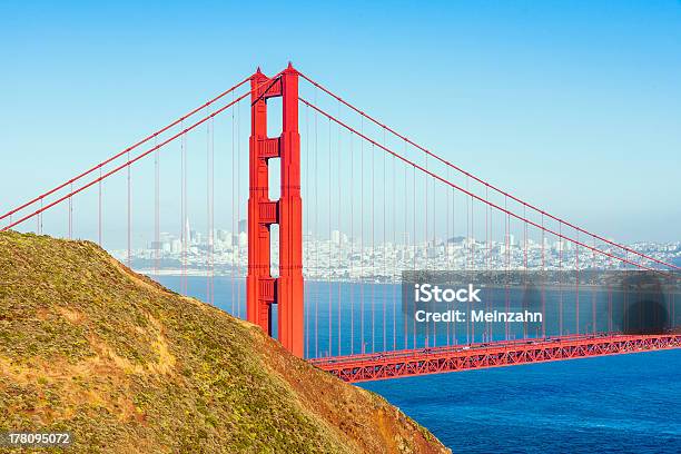 Słynne San Francisco Most Golden Gate W Późnym Popołudniem Światła - zdjęcia stockowe i więcej obrazów Bez ludzi