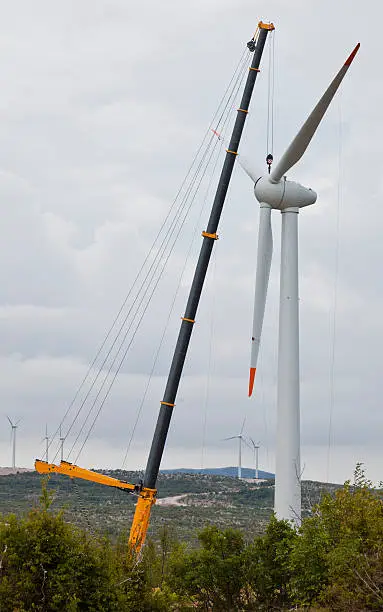 The world's highest moving crane lifting a propeller for a windmill