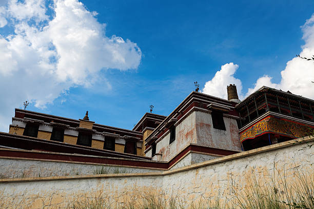 templo lamaism - lamaism fotografías e imágenes de stock