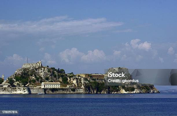 Palaio Frourio Na Cidade De Corfu - Fotografias de stock e mais imagens de Cidade - Cidade, Corfu, Cruz religiosa