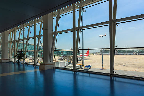 istock outside the airport terminal 178097994