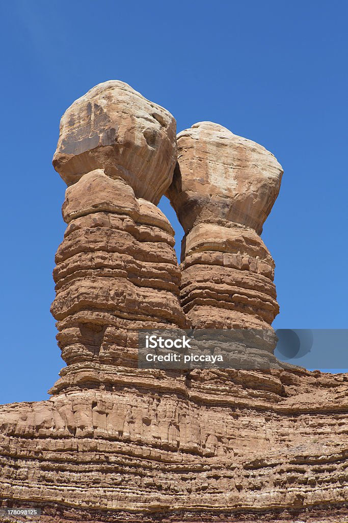 Twin rocks, no estado de Utah - Foto de stock de Azul royalty-free