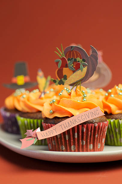 istock Happy Thanksgiving cupcakes close up 178099072