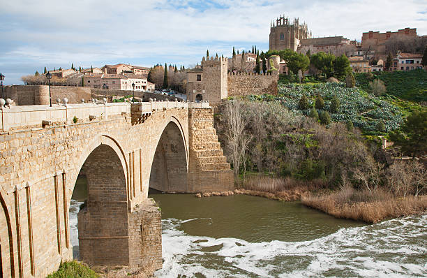 istock Toledo - Look to San Martin s bride 178100650