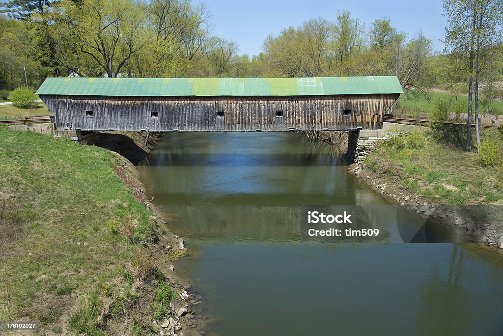 Pont couvert de 139 mètres carrés dans le Vermont - Photo de Exposé aux intempéries libre de droits