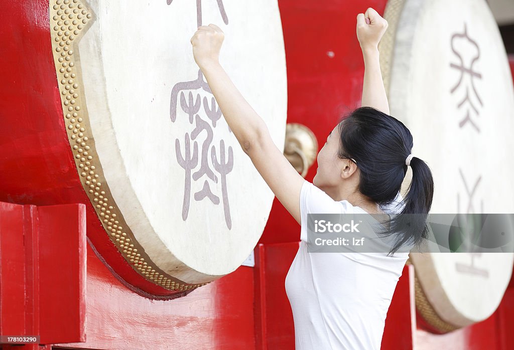 Femme touristes à la tour du Tambour, Xi'an, Chine - Photo de Adulte libre de droits