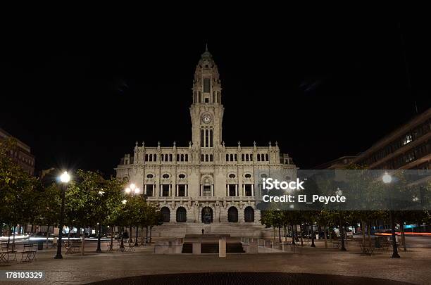 Portos City Hall Por La Noche Portugal Foto de stock y más banco de imágenes de Ayuntamiento - Ayuntamiento, Oporto - Vino licoroso, Noche