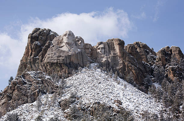 Mt. Rushmore National Monument in winter, Black Hills, South Dakota Mount Rushmore National Monument in winter, Black Hills, South Dakota black hills photos stock pictures, royalty-free photos & images
