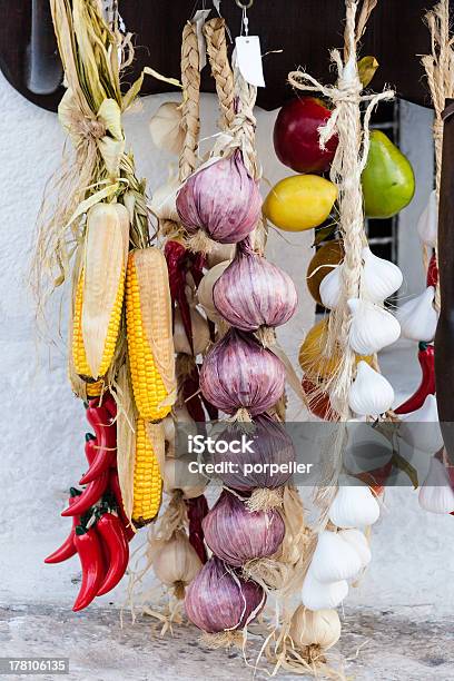 Foto de Hanged Cebola e mais fotos de stock de Agricultura - Agricultura, Alho, Alimentação Saudável