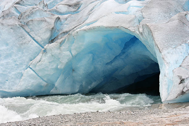 lodowiec z nigardsbreen w norwegii - noway zdjęcia i obrazy z banku zdjęć