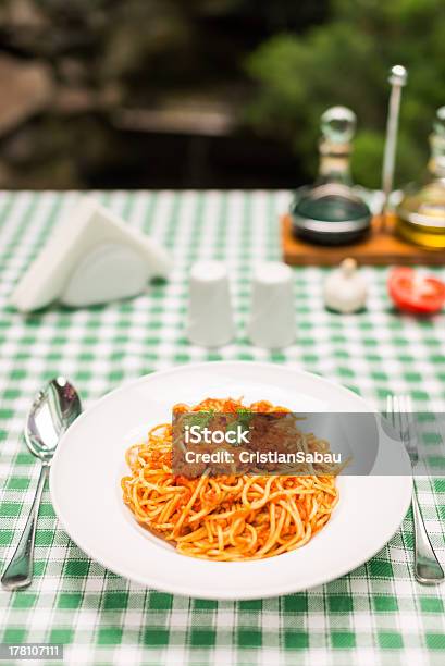 Espagueti Boloñesa Foto de stock y más banco de imágenes de Albahaca - Albahaca, Alimento, Carne