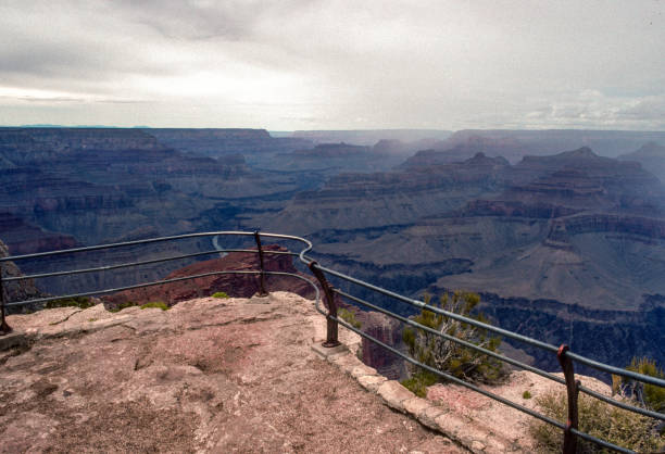 Grand Canyon NP - South Rim - Empty Overlook - 1990