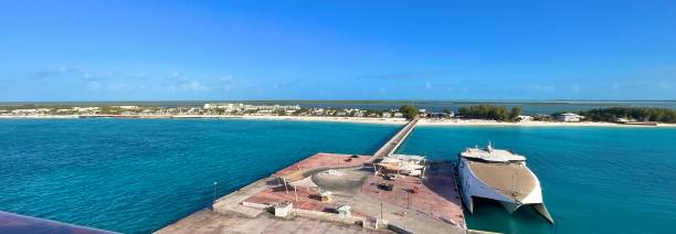istock Shoreline, North Bimini Bahamas 1781117130