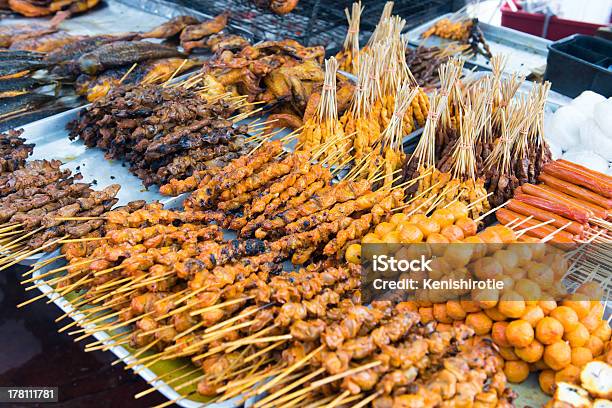 Barbacoa Comida Asiática Foto de stock y más banco de imágenes de Aire libre - Aire libre, Alimento, Asia Sudoriental