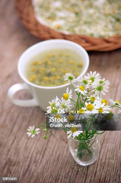 Camomilla Tè - Fotografie stock e altre immagini di Alimentazione sana - Alimentazione sana, Aromaterapia, Bianco