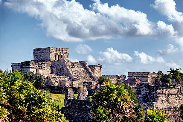 famoso ruínas histórico de tulum - mayan pyramids imagens e fotografias de stock
