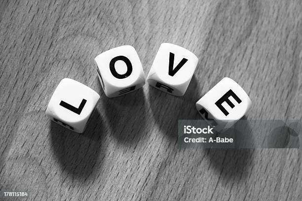 Amore - Fotografie stock e altre immagini di Alfabeto - Alfabeto, Ambientazione interna, Amore