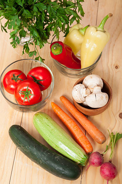 신선한 야채 - vegetable healthy eating heirloom tomato edible mushroom 뉴스 사진 이미지