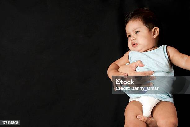 Baby Für Einen Auffälligen Look Stockfoto und mehr Bilder von 6-11 Monate - 6-11 Monate, Asiatischer und Indischer Abstammung, Baby