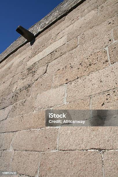 Detalhe De Tijolos De Pedra Grande Muralha Da China Perto De Pequim - Fotografias de stock e mais imagens de Antigo