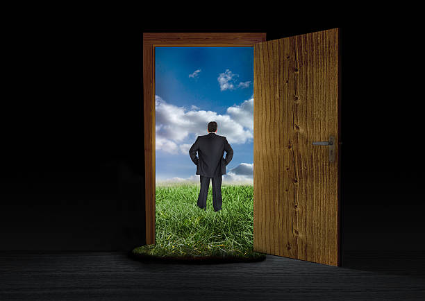 istock Businessman escaping to the countryside 178118452