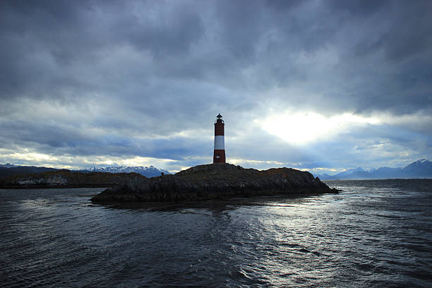 istock Lighthouse in the middle of a storm 178121304
