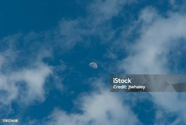 Облака И Луна Большое Синее Небо В Большие Дымные Mtns — стоковые фотографии и другие картинки Без людей