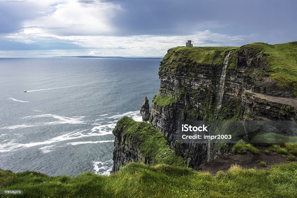 Falésias de Moher - Foto de stock de Alto - Descrição Geral royalty-free