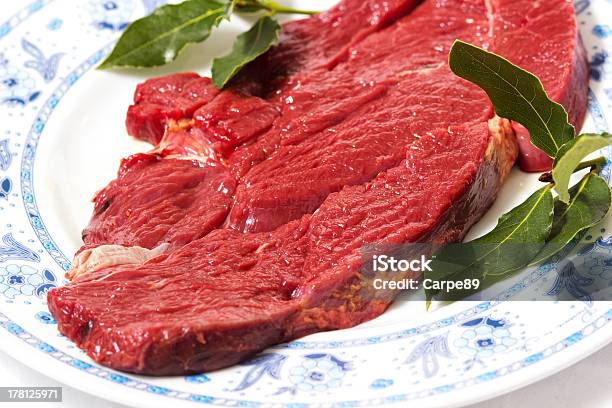 Photo libre de droit de Steak banque d'images et plus d'images libres de droit de Aliment - Aliment, Aliment cru, Aliments et boissons