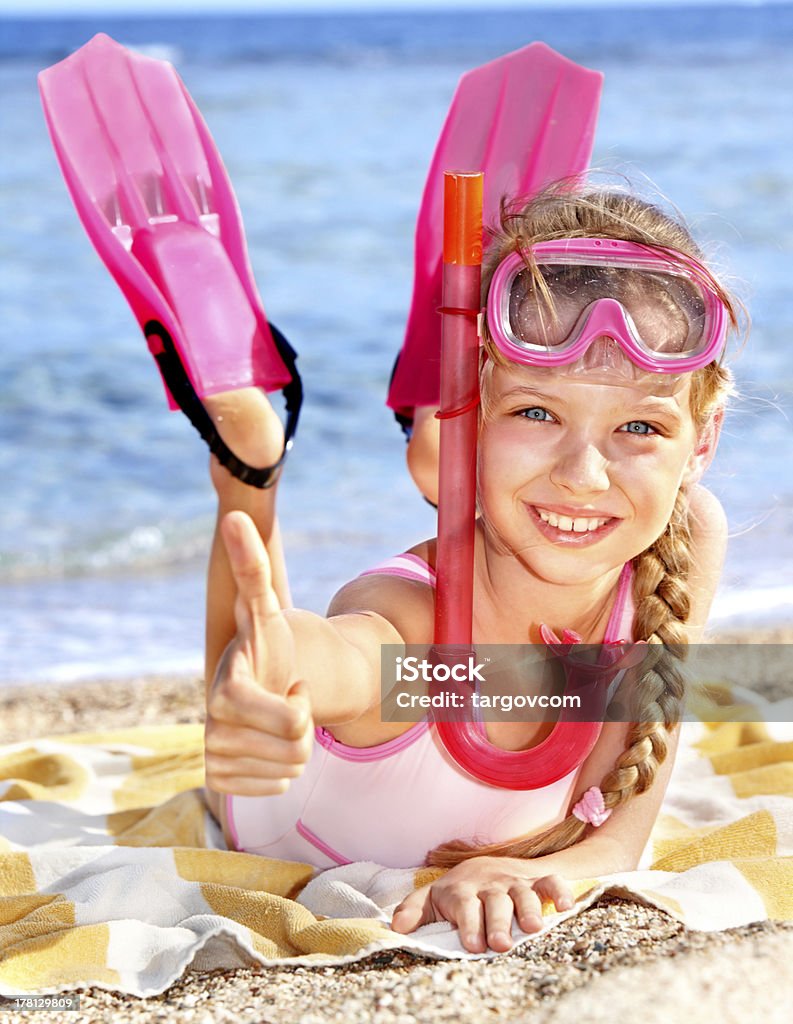 Criança brincando na praia. - Royalty-free Criança Foto de stock