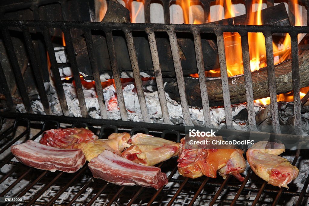 굉장해요 돼지고기, 소고기 그릴 - 로열티 프리 가정 주방 스톡 사진