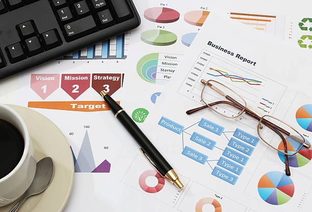 istock infographics pen and glasses 178134146
