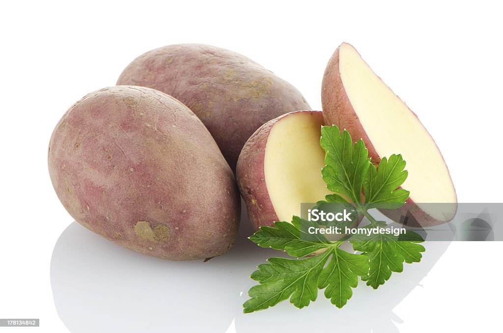 Vermelho com fatias de batata - Foto de stock de Batata - Tubérculo royalty-free