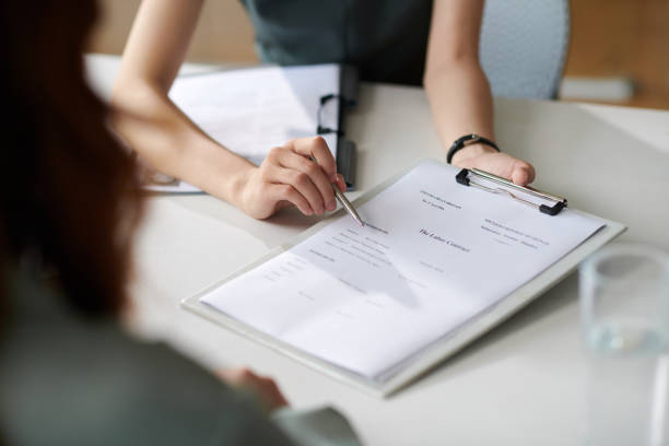 istock Asking Employee to Fill Labor Contract 1781353516