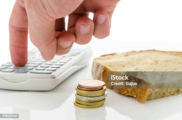 Berechnung Speisen Kosten Stockfoto und mehr Bilder von Armut - Armut, Brotsorte, Ersparnisse