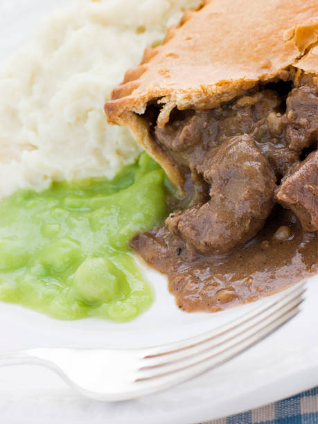 istock Steak Pie and Mash with Mushy Peas 178138367