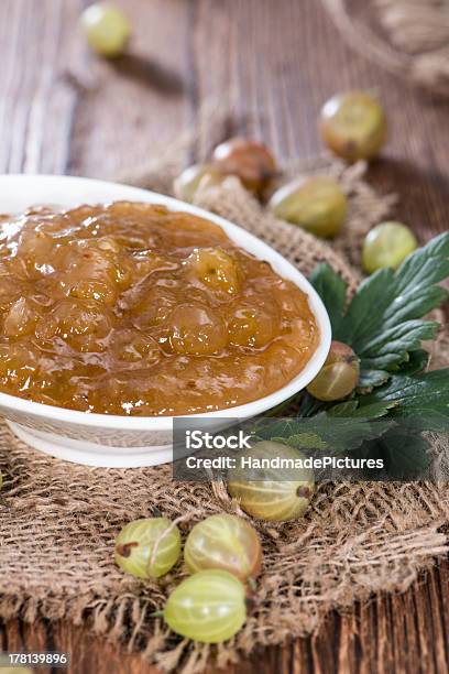 Marmellata Di Uva Spina In Fresco - Fotografie stock e altre immagini di Alimentazione sana - Alimentazione sana, Bacca, Barattolo di vetro