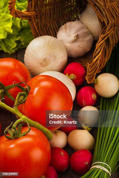 Fundo De Produtos Hortícolas - Fotografias de stock e mais imagens de Alface - Alface, Alho, Alimentação Saudável