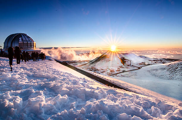 On top of Mauna Kea During Winter, Hawaii Snow on Mauna Kea, Big Island, Hawaii mauna kea snow stock pictures, royalty-free photos & images