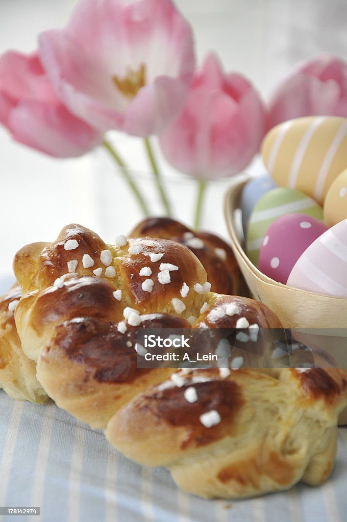 Niedlichen geflochtenen Ostern-Brot - Lizenzfrei Sabbat Stock-Foto